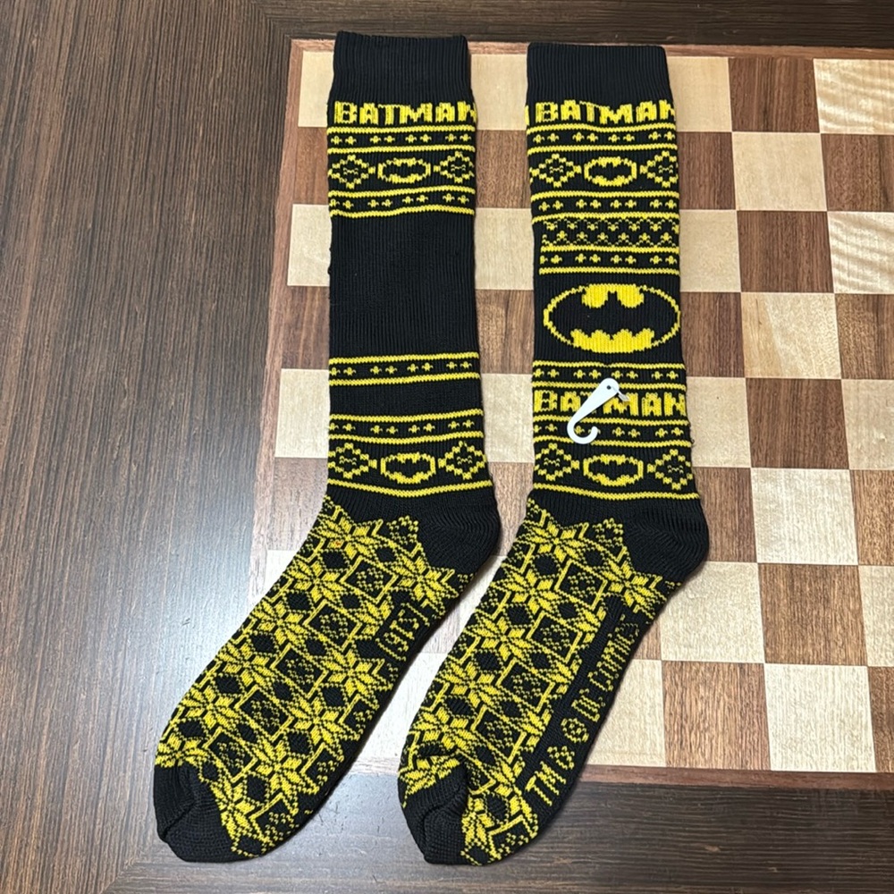 DC Comics Batman classic crew sock 1 pair size 16 black and yellow.